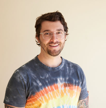 ChrisB Headshot 410x429-09.22